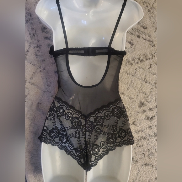 Victoria's Secret Elegant Black Lace Bodysuit S 34B - Picture 5 of 5